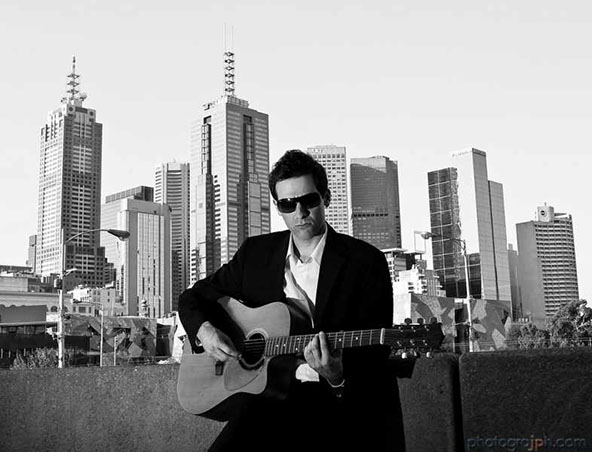 Acoustic Soloist Singer Melbourne Ron - Musician