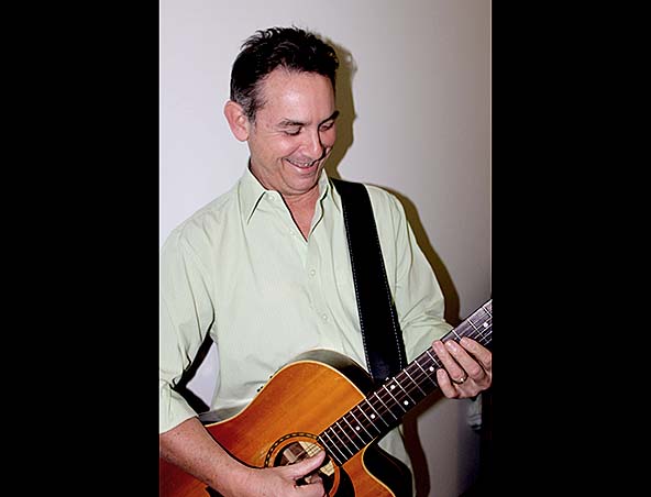 Acoustic Soloist Singer Brisbane Tim - Musicians